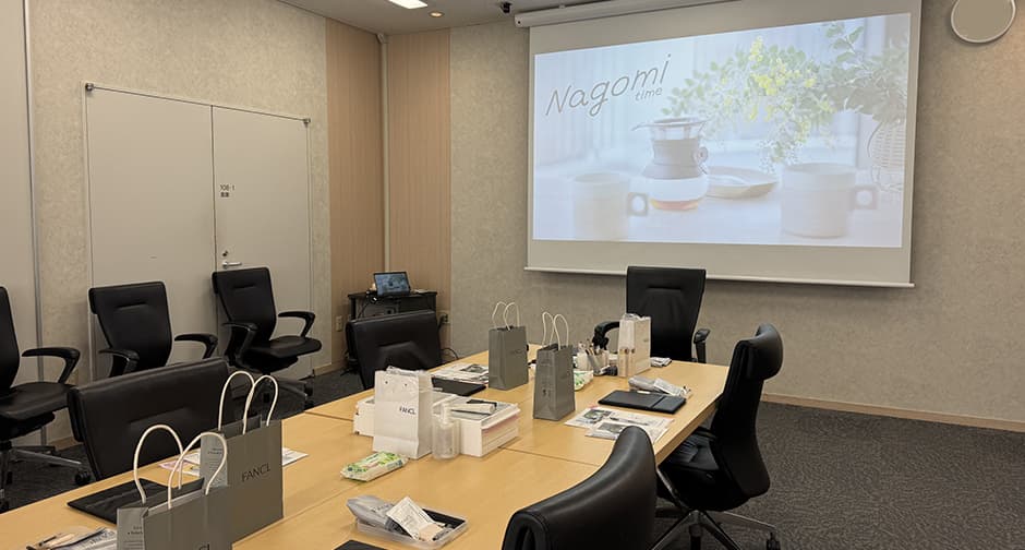 がん研有明病院様×ファンケル 『がん患者さんへの外見ケア講座～メイクアップ編～』を開催しました。